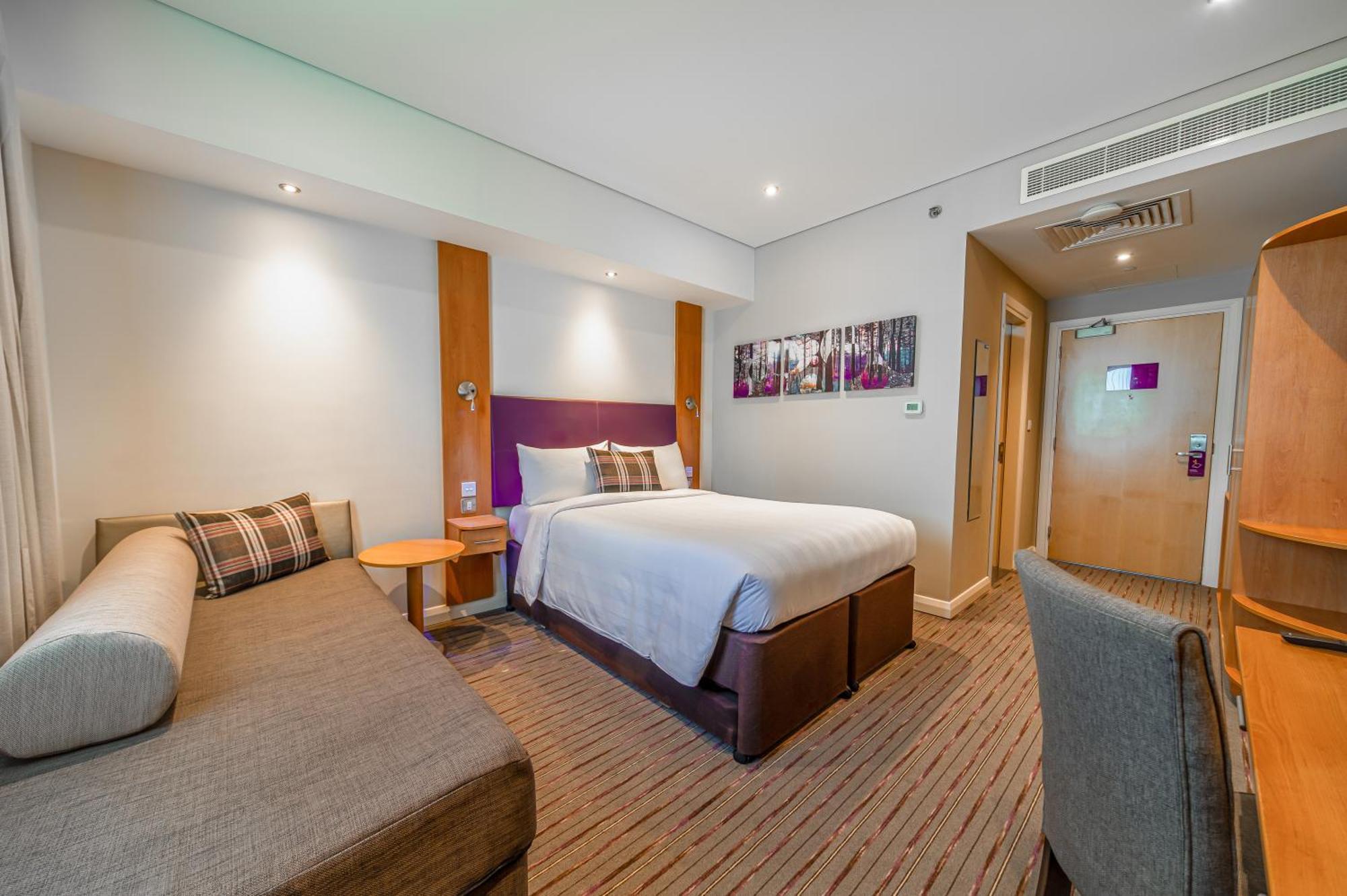 Premier Inn Dubai Silicon Oasis Exterior foto